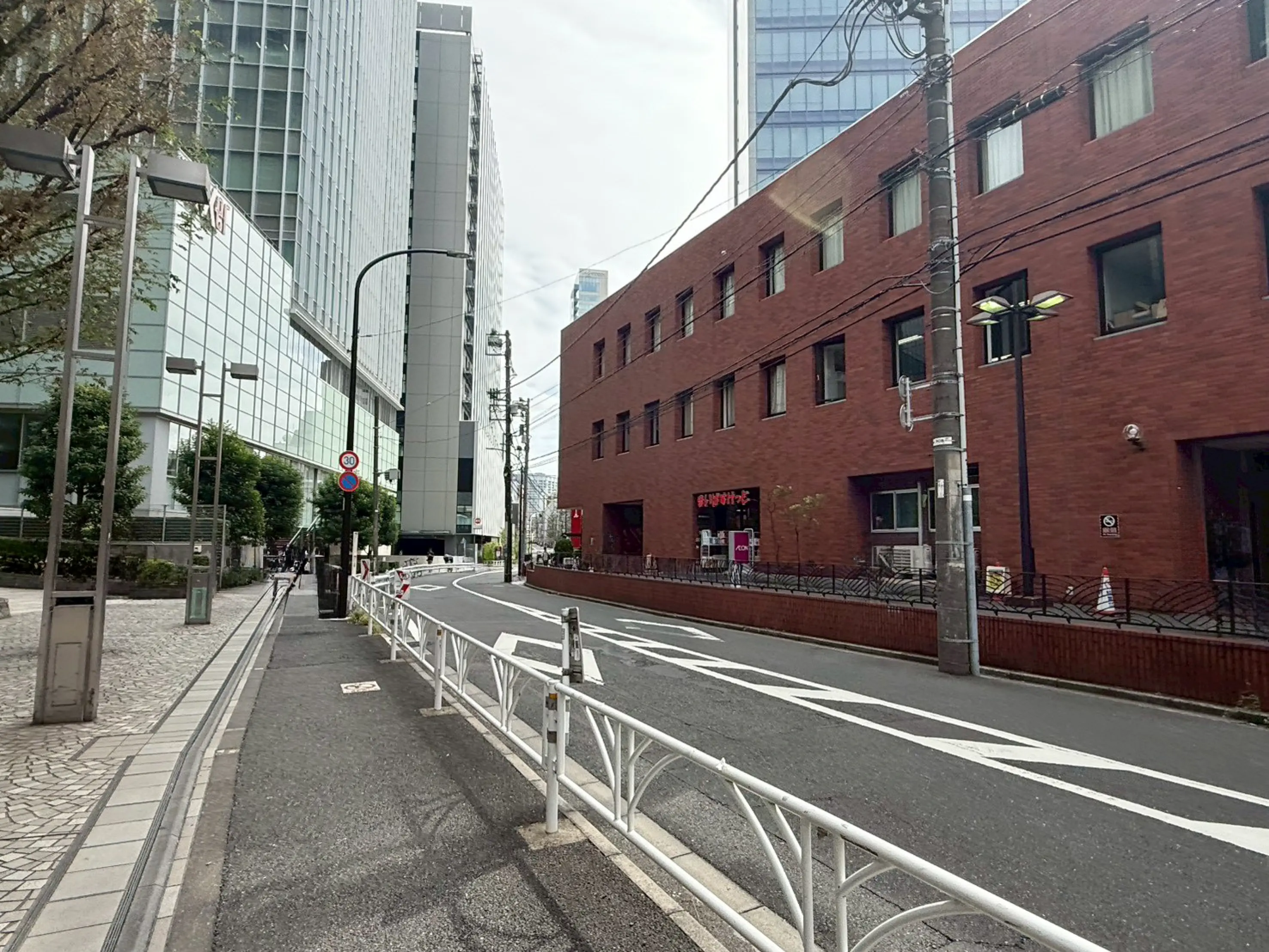 Lys blanc 周辺写真 代々木駅 新宿駅南口 近辺