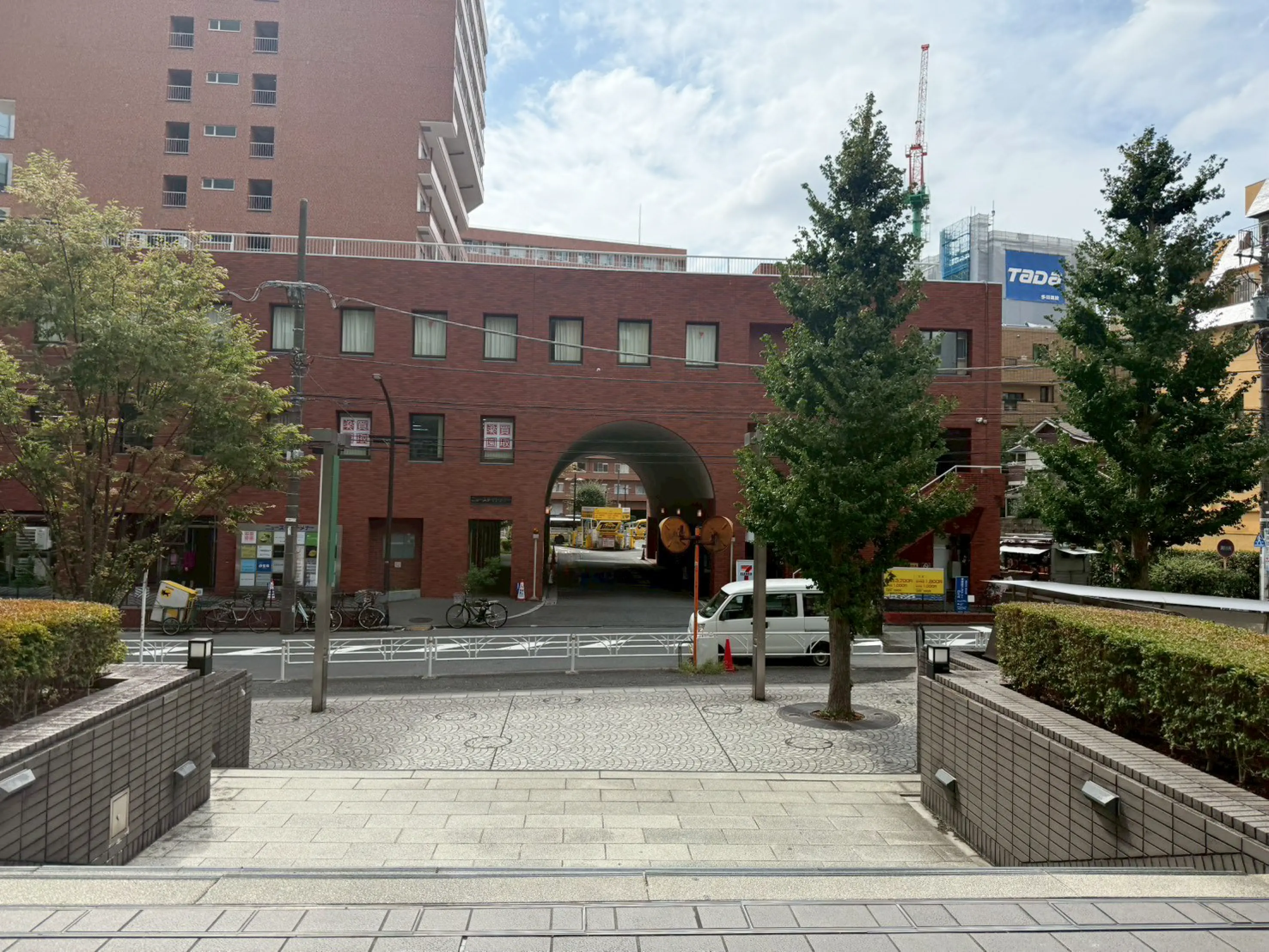 Lys blanc 周辺写真 代々木駅 新宿駅南口 近辺